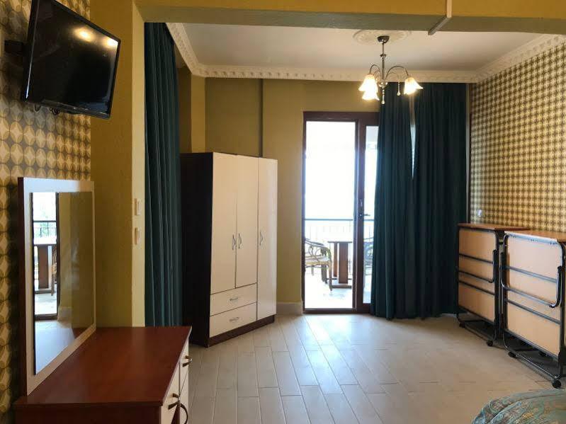 Tayfun Hotel Mordogan Екстериор снимка